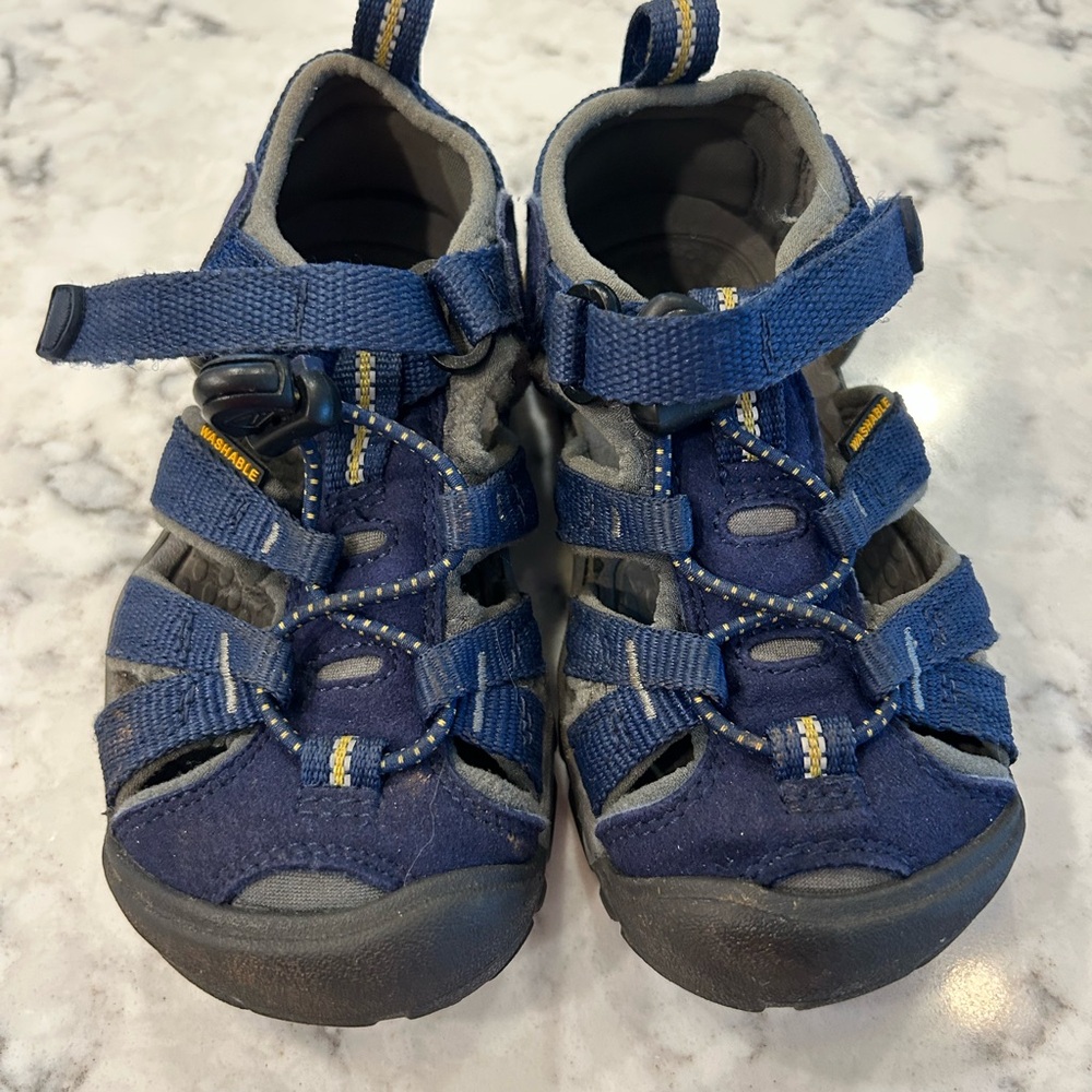 Kids Blue Outdoor Sandals size 9